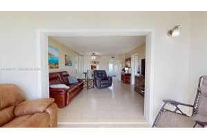 7877 Golf Cir Dr 304 Margate, FL 33063 - MLS#A11943157