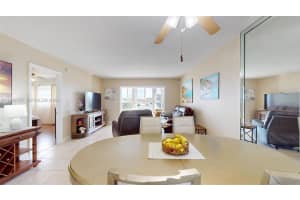 7877 Golf Cir Dr 304 Margate, FL 33063 - MLS#A11943157