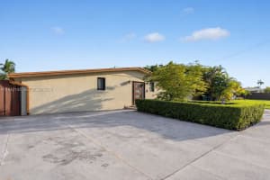 8840 Sw 50th Ter Miami, FL 33165 - MLS#A11943195