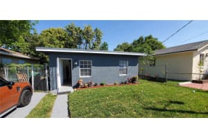 1887 Nw 66th St, Miami