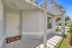 2702 Arborwood Rd Davie, FL 33328 - MLS#A11943291