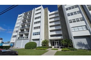 9381 E Bay Harbor Dr 404s Bay Harbor Islands, FL 33154 - MLS#A11943323