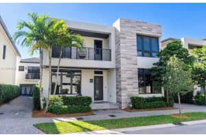 8156 Nw 48th Ter Doral, FL 33166 - MLS#A11943335