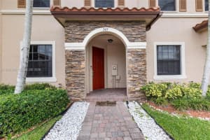 749 Se 32nd Ter 749 Homestead, FL 33033 - MLS#A11943340