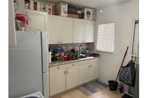 1748 Nw 57th St, Miami