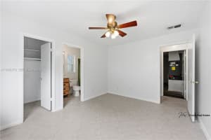 525 22nd Ave Vero Beach, FL 32962 - MLS#A11943378