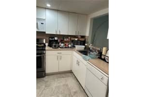 18111 Nw 68th Ave F102 Hialeah, FL 33015 - MLS#A11943381