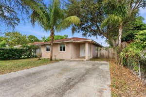 5723 Sw 40th St West Park, FL 33023 - MLS#A11943383