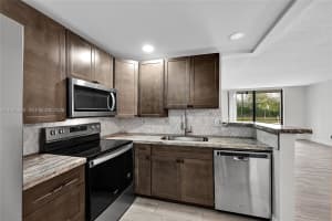 2850 Somerset Dr 105l Lauderdale Lakes, FL 33311 - MLS#A11943395