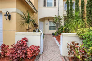 5542 Nw 112th Ct Doral, FL 33178 - MLS#A11943476