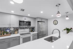 10911 Cedar Ln Pembroke Pines, FL 33026 - MLS#A11943486