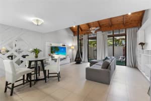 10911 Cedar Ln Pembroke Pines, FL 33026 - MLS#A11943486