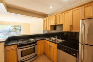 7477 Sw 82nd St C213, Miami