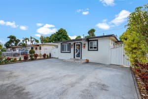 864 E 29th St Hialeah, FL 33013 - MLS#A11943501