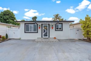 864 E 29th St Hialeah, FL 33013 - MLS#A11943501