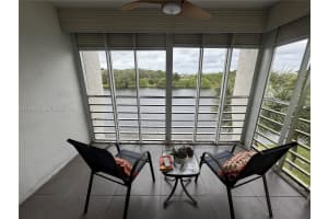 9450 Poinciana Pl 405 Davie, FL 33324 - MLS#A11943546