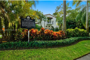 1302 Alhambra Cir Coral Gables, FL 33134 - MLS#A11943568