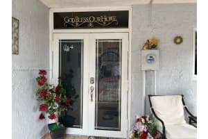 4211 W 10th Ln Hialeah, FL 33012 - MLS#A11943660