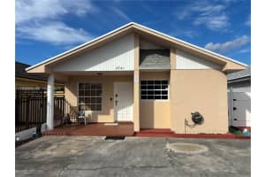 2741 W 74th St Hialeah, FL 33016 - MLS#A11943663