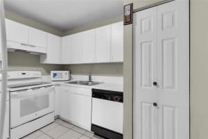 8050 Nw 8th St 305 Miami, FL 33126 - MLS#A11943707