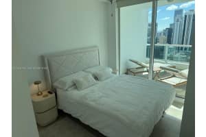 41 Se 5th St 2010 Miami, FL 33131 - MLS#A11943736