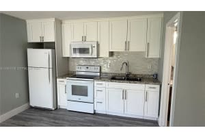 220 Nw 12th St 1 Pompano Beach, FL 33060 - MLS#A11943759