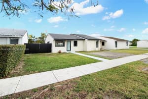 13379 Nw 3rd Ter, Miami