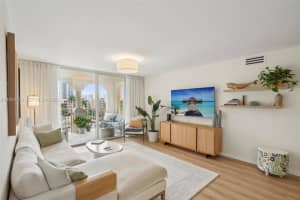 19701 E Country Club Dr 5603, Aventura