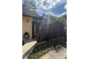 121 Gate Rd 2-64 Hollywood, FL 33024 - MLS#A11943820