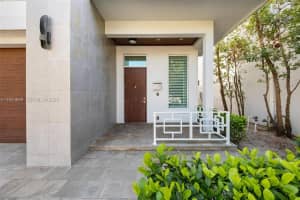 2516 Ne 32nd Ave Fort Lauderdale, FL 33305 - MLS#A11943899