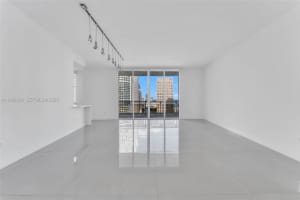 901 Brickell Key Blvd 3206 Miami, FL 33131 - MLS#A11943934