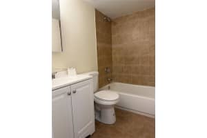 260 Nw 107th Ave 212 Miami, FL 33172 - MLS#A11943981