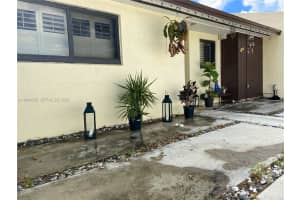 13932 Kendale Lakes Dr Miami, FL 33183 - MLS#A11944025