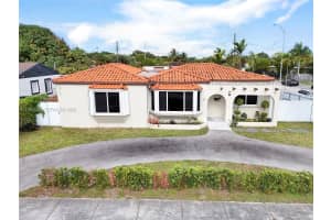 591 SE 5th St, Hialeah, FL 33010, - MLS#A11944033