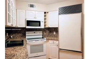 216 Lake Pointe Dr 120 Oakland Park, FL 33309 - MLS#A11944037