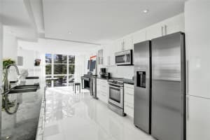 1000 Parkview Dr 330 Hallandale Beach, FL 33009 - MLS#A11944135