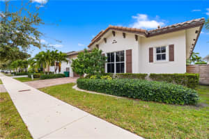 15102 Sw 177th Ter Miami, FL 33187 - MLS#A11944178