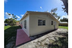 1320 Ne 211th Ter Miami, FL 33179 - MLS#A11944253