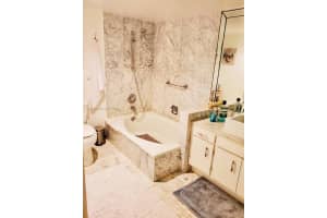 1905 N Ocean Blvd 8e Fort Lauderdale, FL 33305 - MLS#A11944306