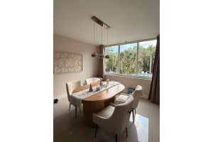 17890 W Dixie Hwy 210 North Miami Beach, FL 33160 - MLS#A11944336