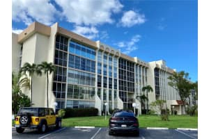 851 Three Islands Blvd 106 Hallandale Beach, FL 33009 - MLS#A11944337