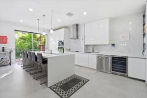 11372 Nw 72nd Ter, Doral