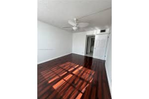 9330 Lagoon Pl 201, Davie