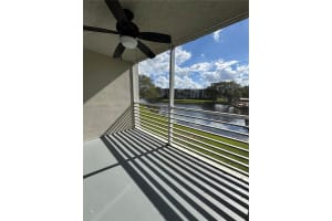 9330 Lagoon Pl 201 Davie, FL 33324 - MLS#A11944400