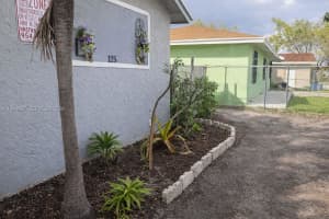 1255 27th Ave , Fort Lauderdale, FL 33311 - MLS#A11944407