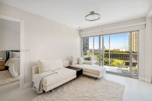 300 Diplomat Pkwy 811 Hallandale Beach, FL 33009 - MLS#A11944459