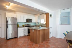 1801 S Treasure Dr 321 North Bay Village, FL 33141 - MLS#A11944499