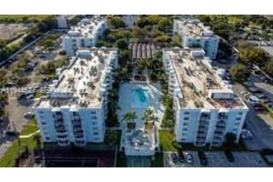 488 Nw 165th St Rd B-408, Miami