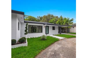 12860 Ne 10th Ave North Miami, FL 33161 - MLS#A11944576