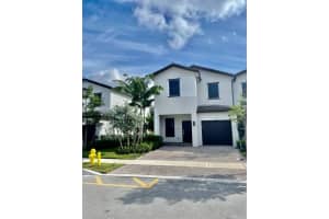 241 Sw 159th Ct 0 Pembroke Pines, FL 33027 - MLS#A11944672